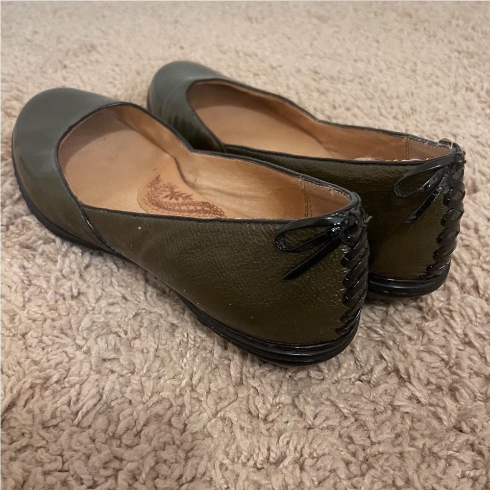 Elegant Olive Green Women's Flats